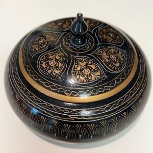 Wooden trinket dish with lid